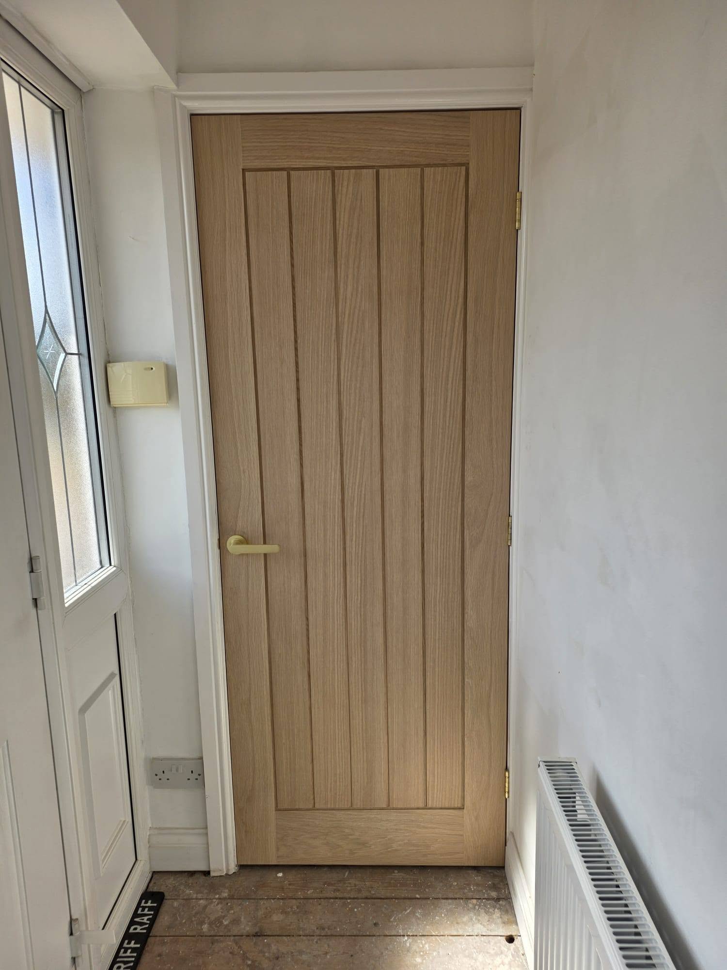Completed oak doors, staircase and custom joinery work by Elite, view 3